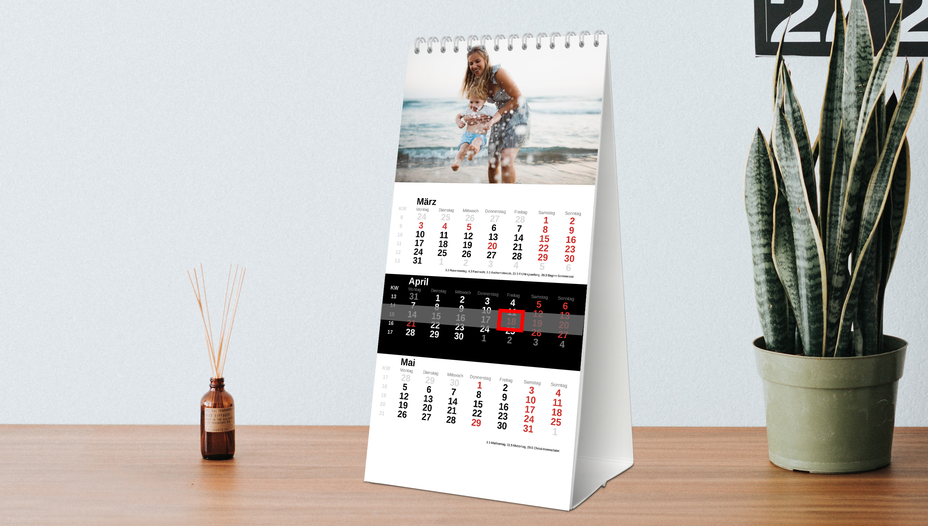 Fotokalender 2026 mit eigenen Fotos gestalten | PhotoFancy